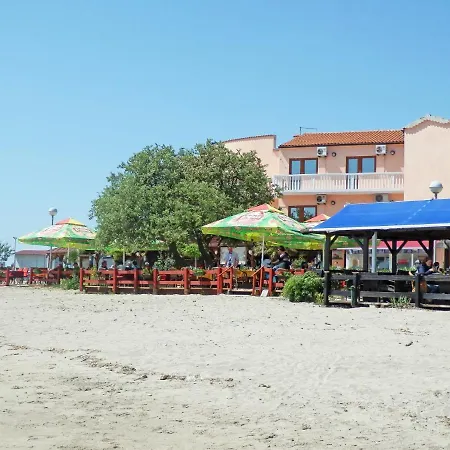 Apartment Real - 10 M From Sea