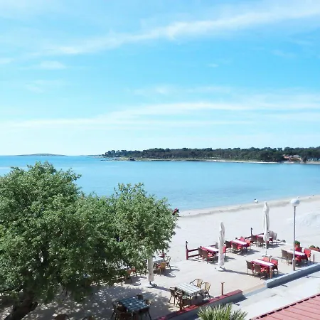 Apartment Real - 10 M From Sea