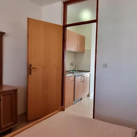 Apartment Real - 10 M From Sea